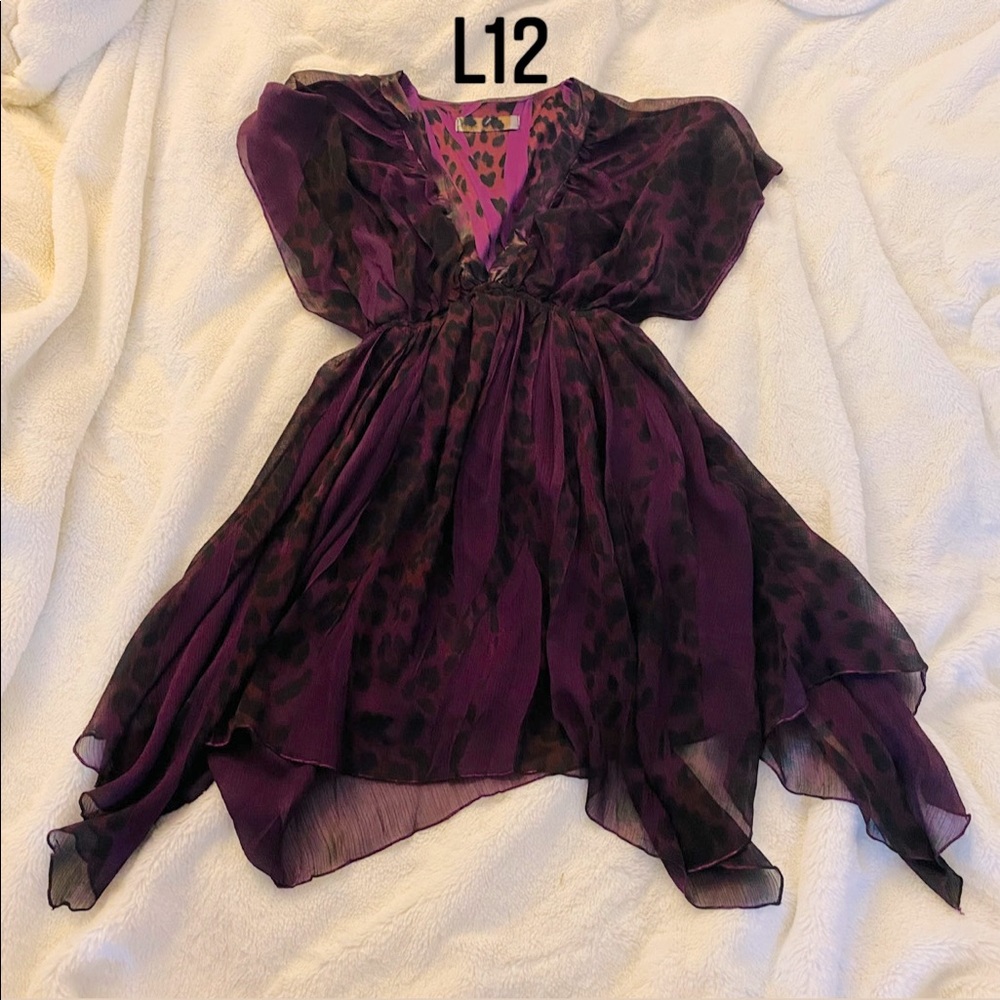 Cute Flirty V Neck top